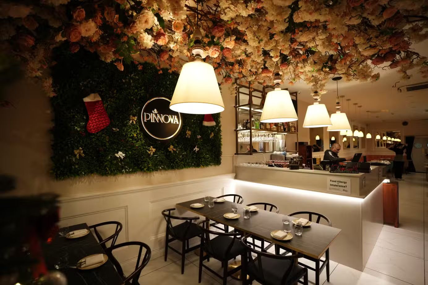 Pinnova Restaurant Interior